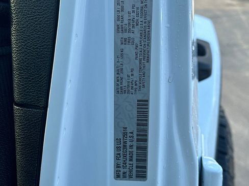 Used 2021 Jeep Wrangler Unlimited Sahara image 34