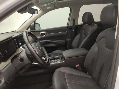 Used 2022 Kia Sorento EX w/ Panoramic Sunroof Package image 17