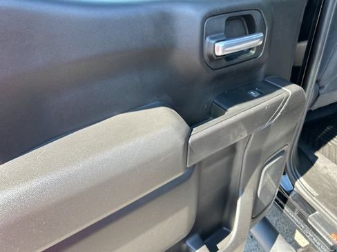 Used 2019 Chevrolet Silverado 1500 Custom Trail Boss w/ Custom Convenience Package AWD/4WD image 18