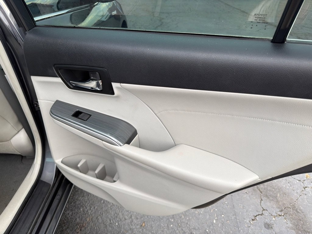 Used 2013 Toyota Camry XLE w/ Leather Pkg FWD image 27