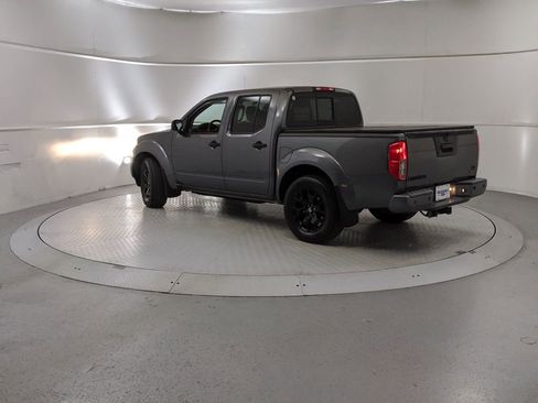 Used 2021 Nissan Frontier SV w/ Midnight Edition Floor Mats image 4