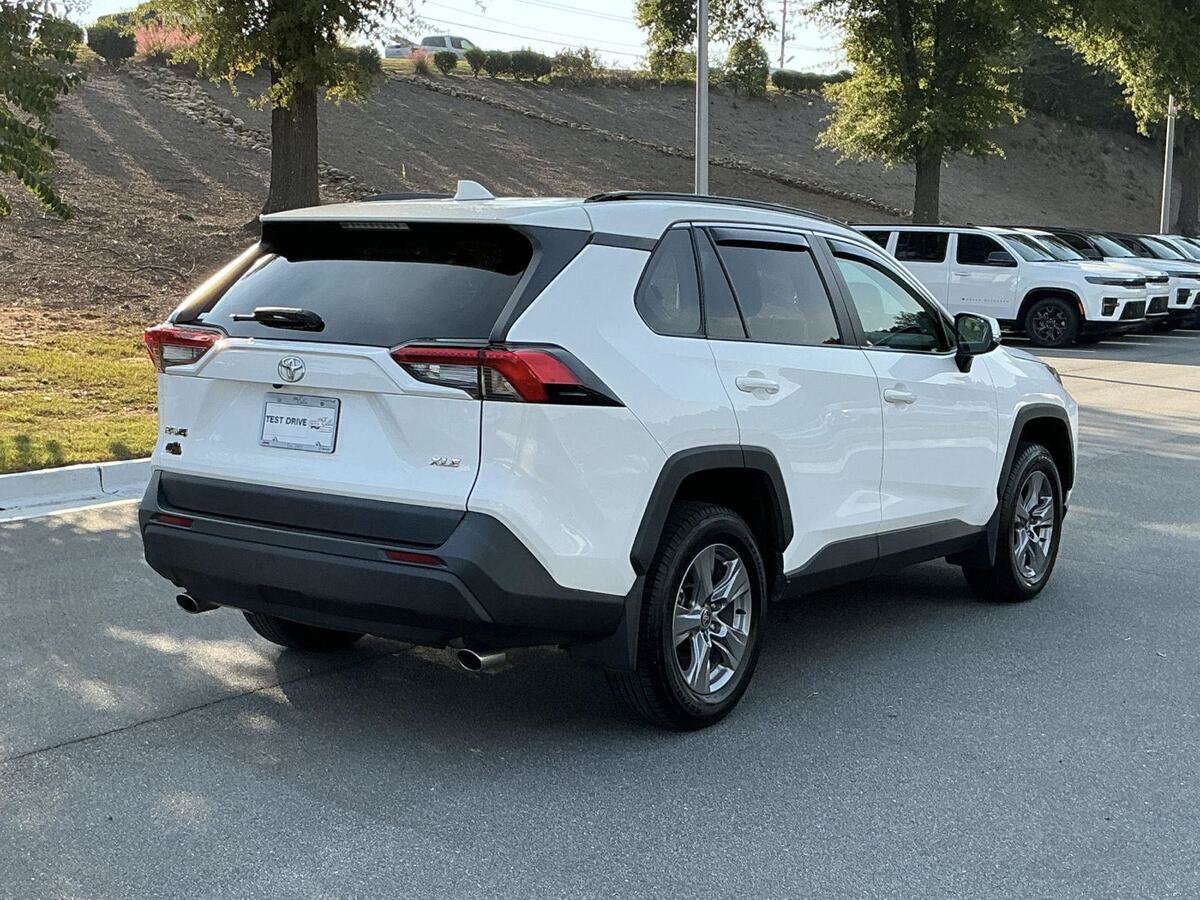 Used 2024 Toyota RAV4 XLE w/ Convenience Package FWD image 5