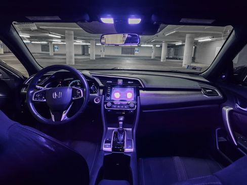 Used 2020 Honda Civic EX image 3