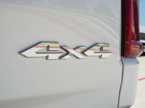 Used 2025 RAM 1500 Limited w/ Off Road Group AWD/4WD image 9