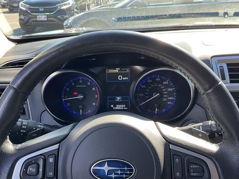 Used 2017 Subaru Outback 2.5i Limited image 41