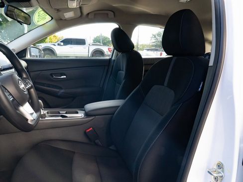 New 2025 Nissan Sentra SV w/ Trunk Package image 18