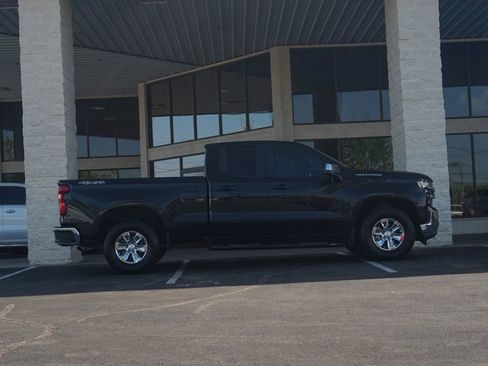 Used 2020 Chevrolet Silverado 1500 LT w/ Trailering Package AWD/4WD image 2