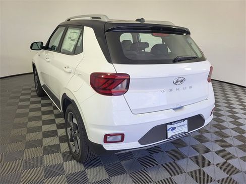New 2025 Hyundai Venue Limited image 6