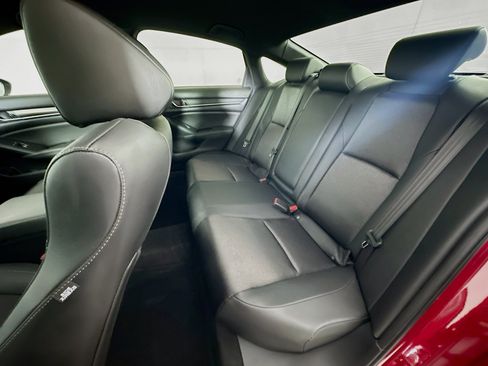 Used 2019 Honda Accord Sport image 25