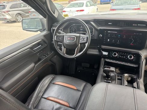 Used 2023 GMC Sierra 1500 AT4 w/ Technology Package image 11