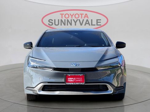 Certified 2025 Toyota Prius Plug-In Hybrid image 12