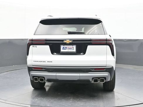 Used 2025 Chevrolet Traverse LT w/ Driver Confidence Package AWD/4WD image 10
