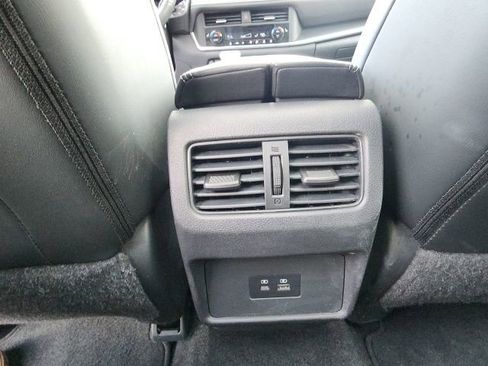 Used 2023 Nissan Rogue SV w/ SV Premium B Package image 12