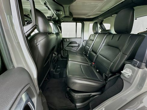 Used 2023 Jeep Wrangler Sahara w/ Cold Weather Group image 27