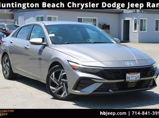 Used 2024 Hyundai Elantra Limited FWD video 1