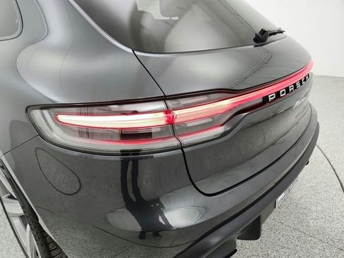 Used 2022 Porsche Macan image 29