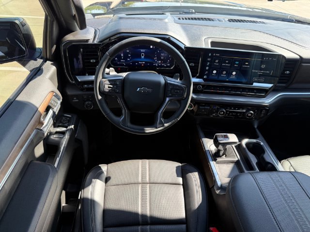 Used 2024 Chevrolet Silverado 1500 High Country w/ Midnight Edition AWD/4WD image 24