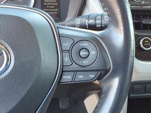 Certified 2022 Toyota Corolla Cross LE image 19