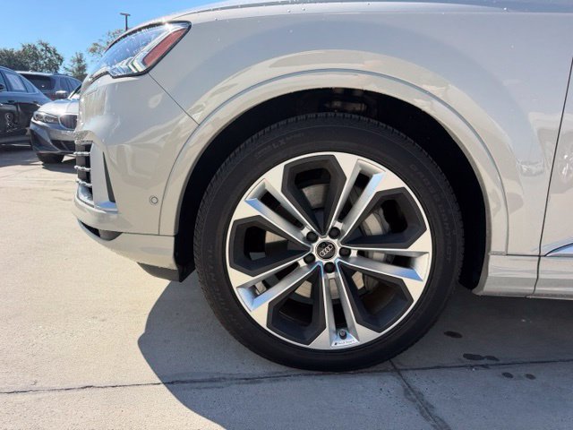 Used 2024 Audi Q7 3.0T Prestige AWD/4WD image 9