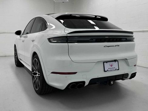 Used 2025 Porsche Cayenne GTS image 8