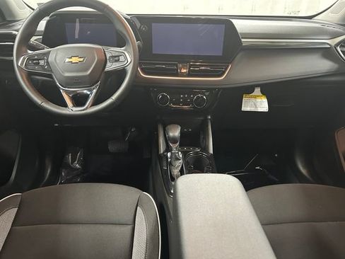 Used 2026 Chevrolet TrailBlazer LT w/ LT Cold Weather Package AWD/4WD image 16
