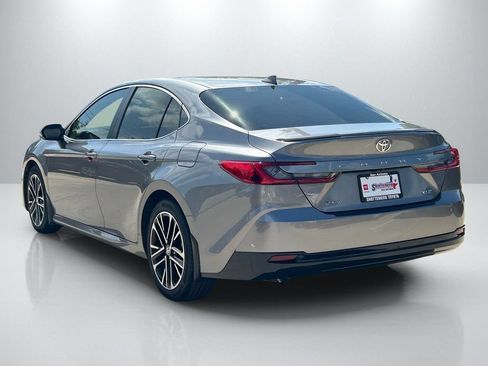 Used 2025 Toyota Camry XLE FWD image 7