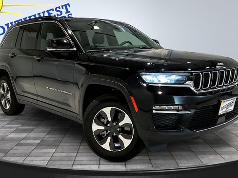 Used 2024 Jeep Grand Cherokee Limited 4xe w/ Trailer Tow Package AWD/4WD image 3