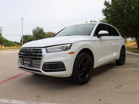 Used 2018 Audi Q5 2.0T Premium w/ Convenience Package AWD/4WD image 3
