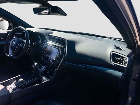 Used 2023 Nissan Maxima SR w/ Sport Mat Group image 30