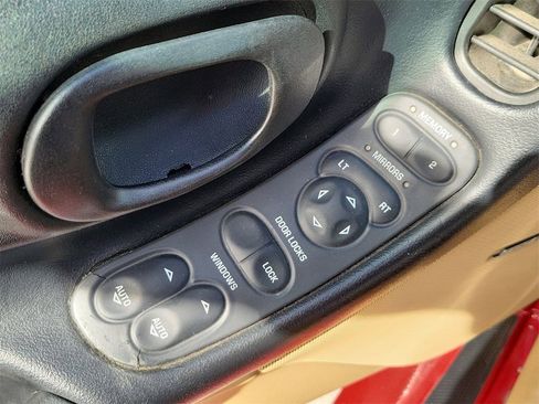 Used 2000 Chevrolet Corvette Convertible w/ Memory Pkg image 25