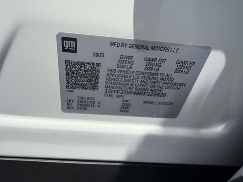 Used 2024 Cadillac XT4 Premium Luxury w/ Technology Package AWD/4WD image 17