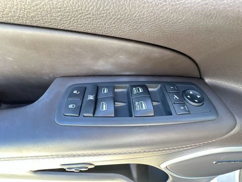 Used 2019 Jeep Grand Cherokee Summit AWD/4WD image 23