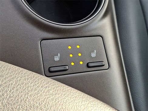 Certified 2023 Toyota Camry SE image 24