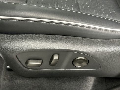 Used 2025 Buick Enclave Sport Touring image 12