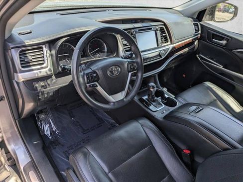 Used 2016 Toyota Highlander Limited Platinum AWD/4WD image 10