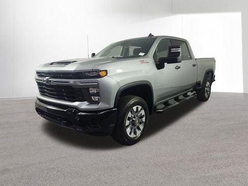 Used 2025 Chevrolet Silverado 2500 Custom w/ Custom Value Package AWD/4WD image 2