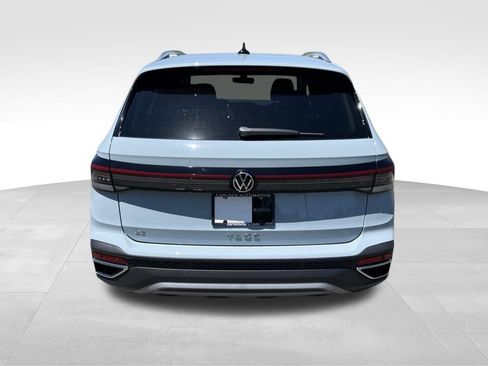 New 2026 Volkswagen Taos SE FWD image 6