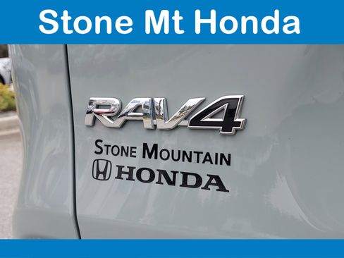 Used 2022 Toyota RAV4 XLE image 8