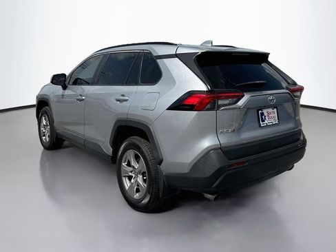 Used 2022 Toyota RAV4 XLE w/ Convenience Package FWD image 5
