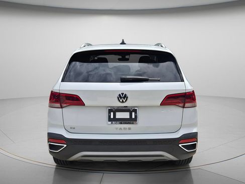 Certified 2023 Volkswagen Taos SE FWD image 5