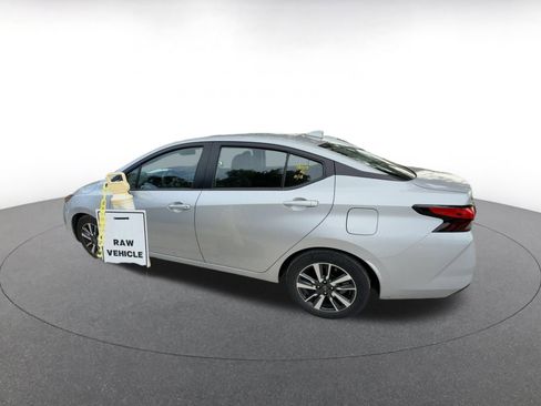 Used 2025 Nissan Versa SV image 6