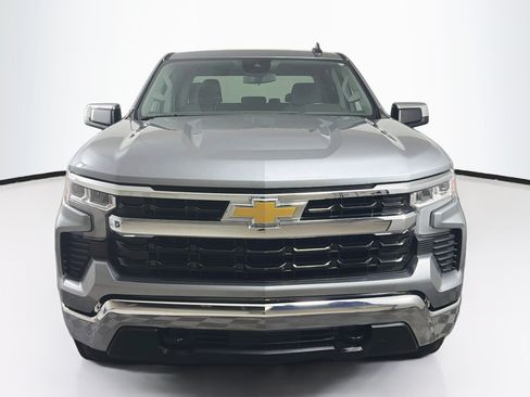 Used 2024 Chevrolet Silverado 1500 LT AWD/4WD image 2