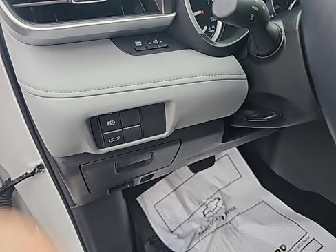 Used 2022 Toyota Highlander XLE image 20