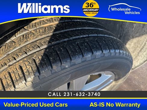 Used 2011 Mercedes-Benz GL 450 4MATIC image 35