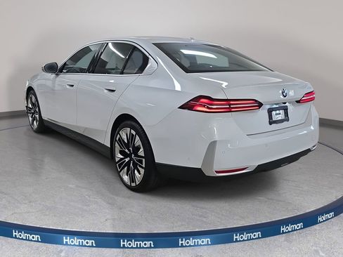 Used 2026 BMW 530i w/ Premium Package image 9