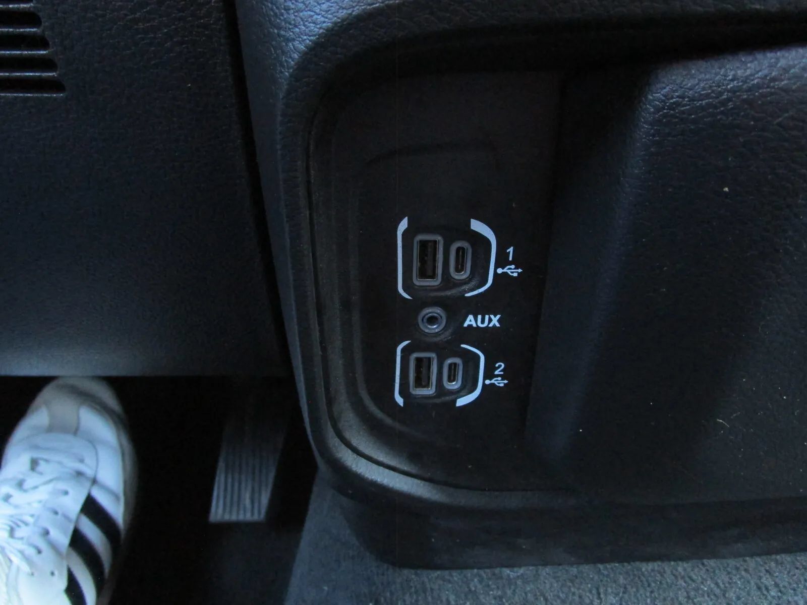 Used 2022 RAM 1500 Big Horn AWD/4WD image 34