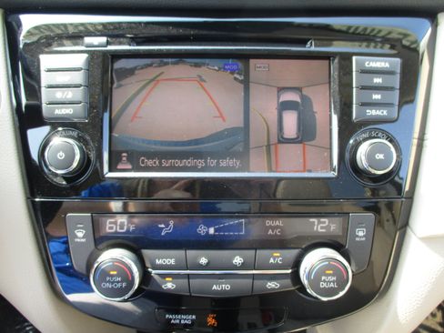 Used 2020 Nissan Rogue SL w/ Premium Package AWD/4WD image 24