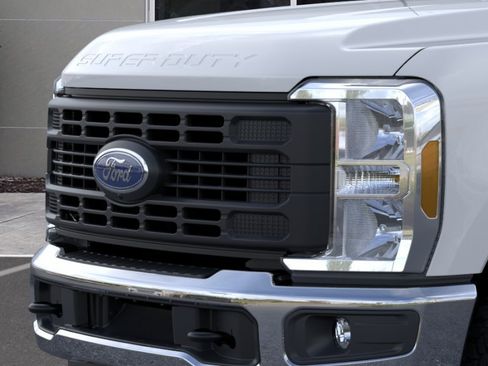 New 2026 Ford F250 XL w/ 360-Degree Camera Package AWD/4WD image 17