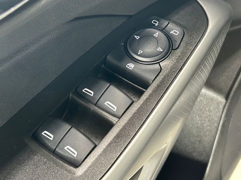 Used 2024 Chevrolet Trax RS w/ Driver Confidence Package image 17