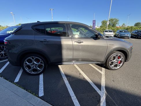 Certified 2024 Alfa Romeo Tonale Ti AWD/4WD image 9